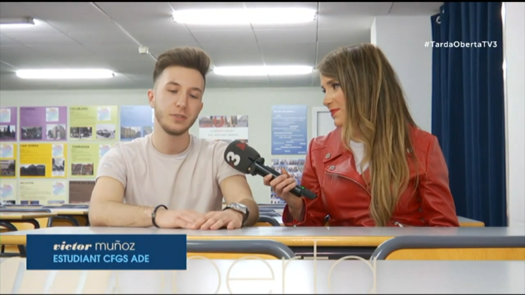 CE DOLMEN entrevista TARDA OBERTA a alumne CFGS Administracio i Finances 25 nov 2017